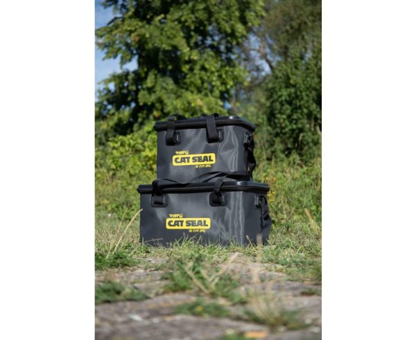 Black Cat Cat Seal Eva Bag 30L